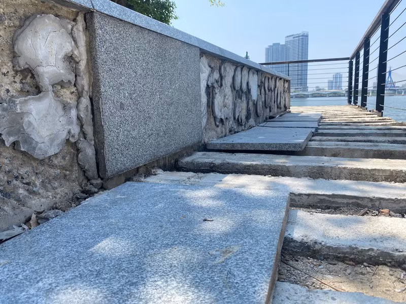 Cận cảnh bến du thuyền bỏ hoang ở bên bờ sông Hàn