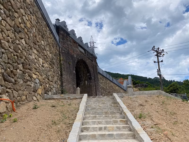 Ghi nhận của Báo GD&TĐ, các hạng mục quan trọng như Hải Vân quan, nhà trú sở, nhà vũ khố, các vị trí pháo đài, tường đá, lối đi… cơ bản đã hoàn tất trùng tu. Ảnh: H.Vinh. Hải Vân quan ‘lột xác’ sau gần 2 năm trùng tu