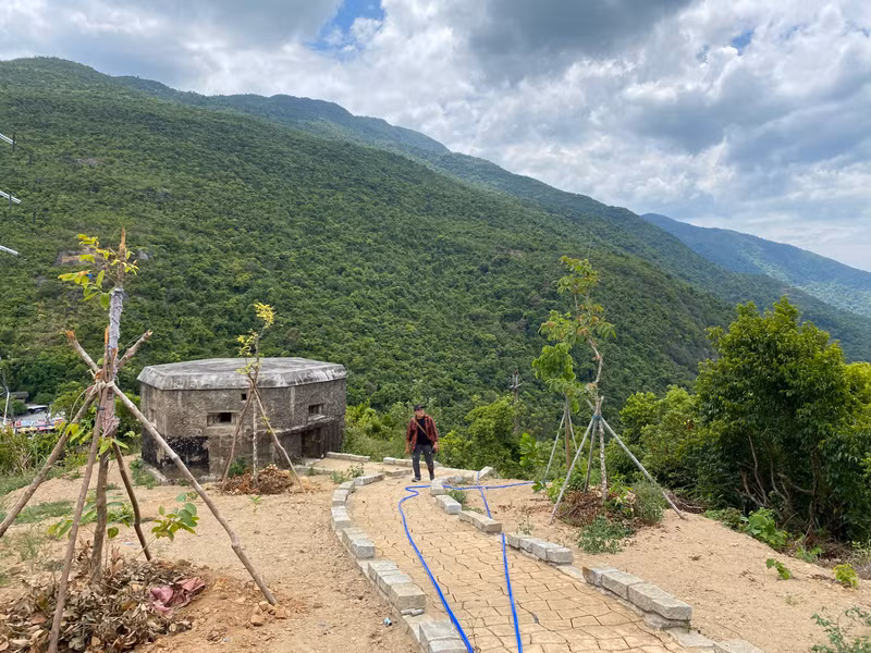 Một số lô cốt xây dựng thời chống Pháp, chống Mỹ tại khu vực di tích Hải Vân quan được giữ lại với mục đích kết nối lịch sử giữa các thời kỳ chiến tranh. Ảnh: H.Vinh Hải Vân quan ‘lột xác’ sau gần 2 năm trùng tu