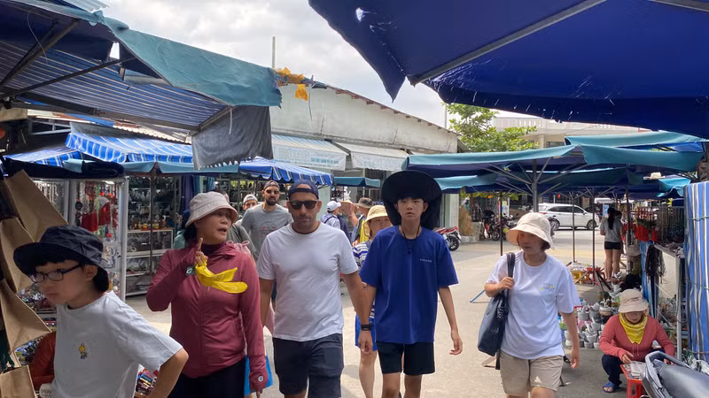 Đại diện Ban Quản lý khu danh thắng Ngũ Hành Sơn cho hay, dự kiến trong những ngày tiếp theo lượng khách sẽ tiếp tục tăng. (Ảnh: H.Vinh) Du khách nườm nượp đến điểm du lịch nổi tiếng ở Đà Nẵng dịp lễ Quốc khánh 2/9