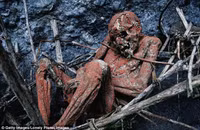 Dựng tóc gáy với những cái xác hun khói ở Papua New Guinea ảnh 7