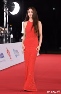 10 bộ váy đẹp nhất tại lễ trao giải thưởng điện ảnh danh giá Hàn Quốc