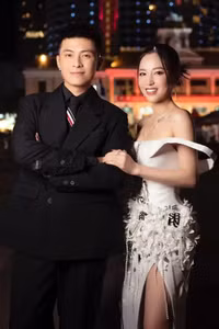 Gin Tuấn Kiệt đăng tải dòng trạng thái, dàn sao Việt đua nhau chúc mừng