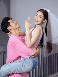 Gin Tuấn Kiệt đăng tải dòng trạng thái, dàn sao Việt đua nhau chúc mừng