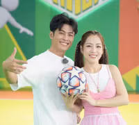 Gin Tuấn Kiệt đăng tải dòng trạng thái, dàn sao Việt đua nhau chúc mừng