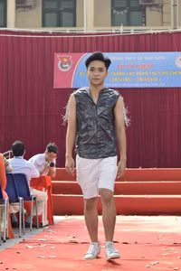 Teen Sài thành diễn thời trang từ đồ tái chế ảnh 4 Teen Sài thành diễn thời trang từ đồ tái chế ảnh 4