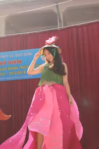 Teen Sài thành diễn thời trang từ đồ tái chế ảnh 2 Teen Sài thành diễn thời trang từ đồ tái chế ảnh 2