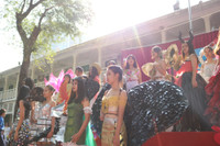 Teen Sài thành diễn thời trang từ đồ tái chế ảnh 9