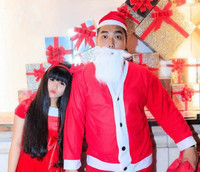 Khoảnh khắc ấm áp của cặp đôi khổng lồ - tí hon ở Sài Gòn