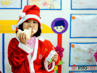 Ngộ nghĩnh những “ông bà già Noel nhí” đón Giáng sinh ảnh 10