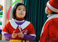 Ngộ nghĩnh những “ông bà già Noel nhí” đón Giáng sinh ảnh 5