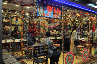 Nghề “quét cát tìm vàng” trên đường phố ảnh 8 Nghề “quét cát tìm vàng” trên đường phố ảnh 8