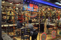 Nghề “quét cát tìm vàng” trên đường phố ảnh 8