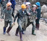 Niềm vui tràn ngập của lực lượng cứu hộ nạn nhân vụ sập hầm ảnh 5