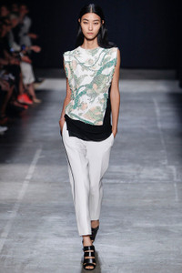 Những người đẹp mắt một mí nổi tiếng khắp gần xa - 8