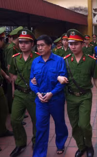 Dương Chí Dũng: Nụ cười đã tắt và lời giã biệt trên lưng ảnh 10