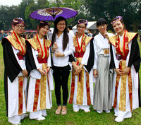 Hoàng thành Thăng Long thắm sắc hoa anh đào Nhật Bản ảnh 8