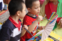 Trẻ mầm non phấn khích với nghề truyền thống ảnh 7