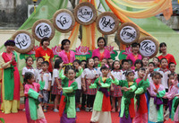 Trẻ mầm non phấn khích với nghề truyền thống ảnh 1