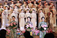 Kỳ Duyên, Ngọc Hân tỏa sáng ở Festival Huế với áo dài ảnh 2