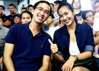 Hôm 17/4, ngọc nữ màn ảnh Tăng Thanh Hà bí mật sinh quý tử đầu lòng. Cũng giống như giai đoạn bầu bí, hình ảnh 2 mẹ con Tăng Thanh Hà được giữ kín dù được giới truyền thông săn đón gắt gao. Năm nay, cô đón Ngày của mẹ đầu tiên bên con trai và ông xã Louis Nguyễn. 