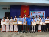 Cà Mau: Tưng bừng kỷ niệm 35 năm ngày Nhà giáo Việt Nam ảnh 1