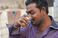 Ấn Độ: Giải khát bằng... nước tiểu bò ảnh 5 Ấn Độ: Giải khát bằng... nước tiểu bò ảnh 5