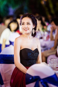 Mai Phương Thúy buông lơi vòng một gợi cảm ảnh 11