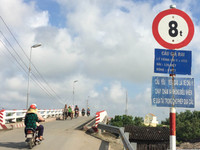 Bạc Liêu: Xe tải “ùn ứ” vì cầu vượt thi công “ì ạch” ảnh 5