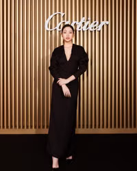 Thời trang đời thường của Hoa hậu Lương Thùy Linh đơn giản nhưng cực sang 