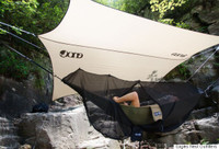 Lều võng hiệu Eagles Nest Outfitters có giá mềm hơn, từ 64 - 250 USD.