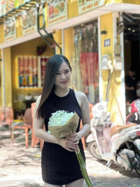 Nhan sắc 'lên hương' của Hương Tràm sau 5 năm du học
