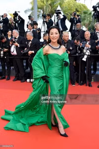 Hoa hậu đẹp nhất thế giới xuất hiện lộng lẫy tại Cannes 2024