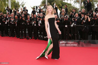 Mỹ nhân đẹp nhất thế giới 'mặc như không mặc' trên thảm đỏ Cannes 2024
