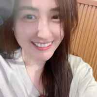 Hoa hậu Mai Phương Thúy tự tin khoe mặt mộc trẻ trung như thiếu nữ 