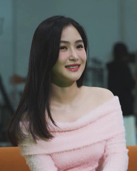 Nhan sắc 'lên hương' của Hương Tràm sau 5 năm du học