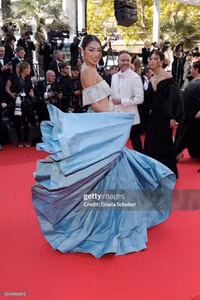 Tình cũ Taylor Swift hút mọi ánh nhìn trên thảm đỏ Cannes 2024