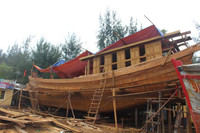 Cận cảnh tàu “67” vỏ gỗ đầu tiên tại miền Trung ảnh 3 Cận cảnh tàu “67” vỏ gỗ đầu tiên tại miền Trung ảnh 3