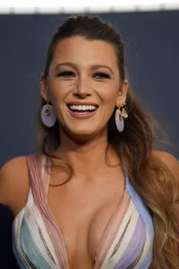 Gương mặt hoàn hảo của 16 người phụ nữ đẹp nhất thế giới 2023