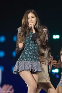 Ít ai ngờ BLACKPINK cũng có loạt trang phục thảm họa 