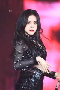 V (BTS) vượt mặt BLACKPINK, trở thành thần tượng nổi tiếng nhất thế giới