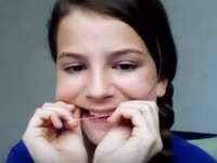 Hạu quả khủng khíep của nieng rang bang day thun tại nhà-Hinh-8