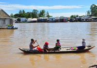 Con đường đến trường của HS vùng rốn lũ ảnh 7