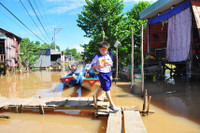 Con đường đến trường của HS vùng rốn lũ ảnh 6