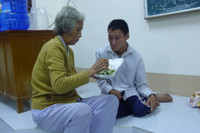 Đảm bảo cơm no, chăn ấm cho người dân tránh bão ảnh 5