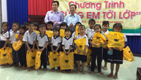 “Cùng em tới lớp” đến với học sinh nghèo ĐBSCL ảnh 1 “Cùng em tới lớp” đến với học sinh nghèo ĐBSCL ảnh 1