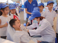 Tăng cường chăm sóc răng miệng cho trẻ học đường ảnh 1