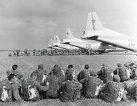 Những bài tập trên không “dựng tóc gáy” của lính nhảy dù Nga ảnh 8