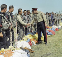 Những bài tập trên không “dựng tóc gáy” của lính nhảy dù Nga ảnh 9