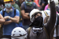 Xem thời trang mặt nạ của người biểu tình Hồng Kông ảnh 14